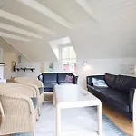 Beautiful Home In Blavand With Sauna Дом отдыха